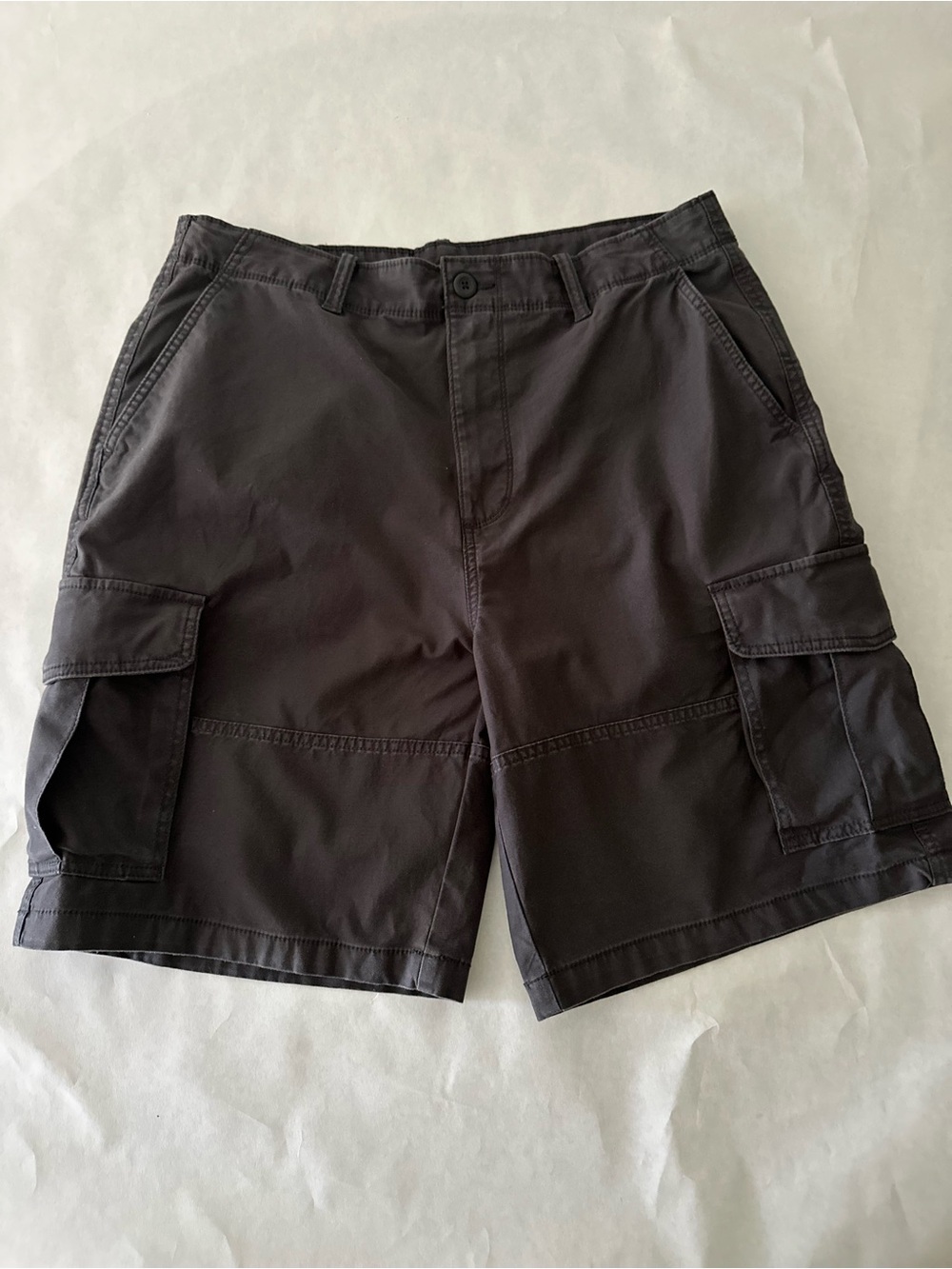90's Loose Lived-In Cargo Shorts -- 10-inch inseam - 38W | Dark Gray